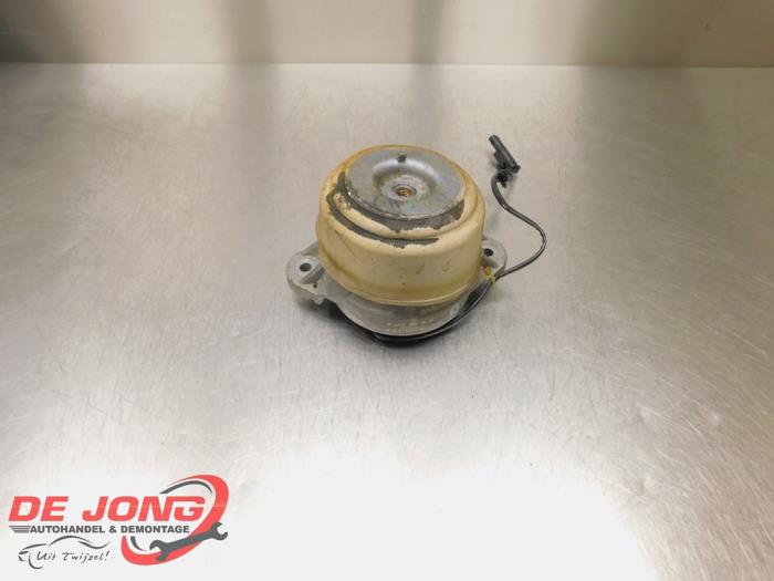 Used Engine mount Mercedes GLK (204.7/9) 2.2 220 CDI 16V BlueEff.,BlueTEC 4-Matic Price € 39,99 Margin scheme offered by Autodemontagebedrijf de Jong