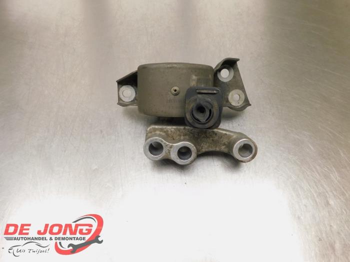 Usagé Support moteur Opel Combo Tour 1.6 CDTI 16V ecoFlex Prix € 29,99 Règlement à la marge proposé par Autodemontagebedrijf de Jong