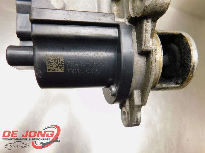 EGR valve from a Hyundai iX35 (LM) 2.0 CRDi 16V 4x4 2012