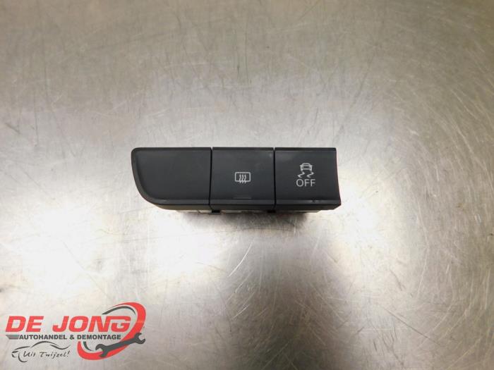 Usados Interruptor ESP Audi A1 (8X1/8XK) 1.6 TDI 16V Precio € 9,99 Norma de margen ofrecido por Autodemontagebedrijf de Jong