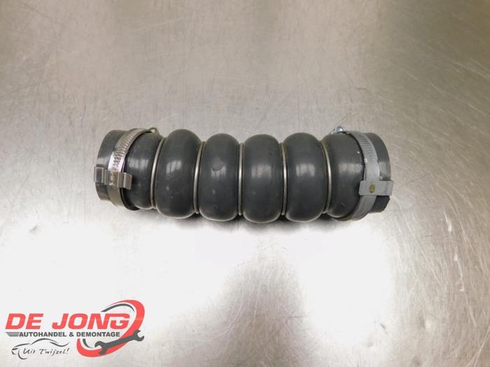 Gebrauchte Intercooler Schlauch Ford Transit Connect (PJ2) 1.5 EcoBlue Preis € 22,99 Mit Mehrwertsteuer angeboten von Autodemontagebedrijf de Jong