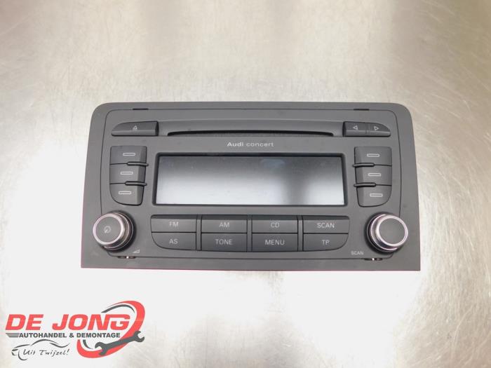 Radio CD player from a Audi A3 Cabriolet (8P7) 1.2 TFSI 2010