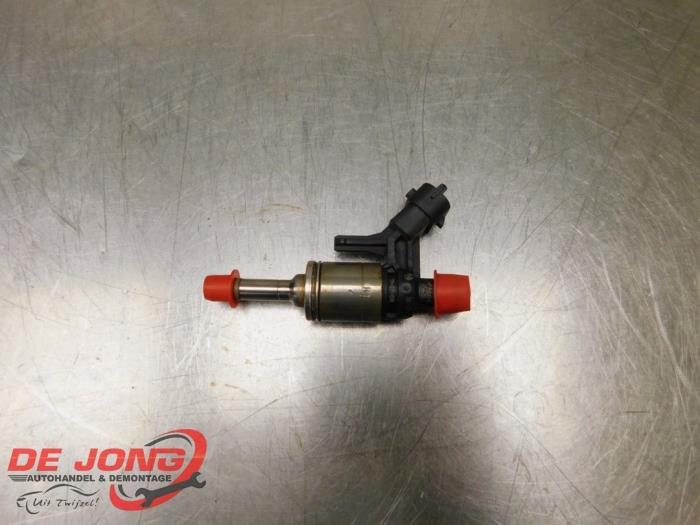 Injector (petrol injection) from a BMW 1 serie (F21) 116i 1.6 16V 2014