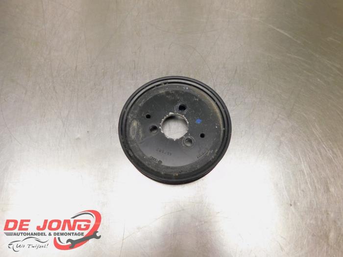 Power steering pump pulley from a Audi A5 Quattro (B8C/S) 3.0 TDI V6 24V 2008