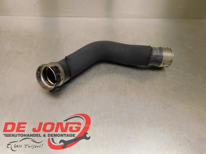 Usagé Tuyau intercooler Mercedes A (177.0) 1.3 A-200 Turbo 16V Prix € 54,95 Règlement à la marge proposé par Autodemontagebedrijf de Jong