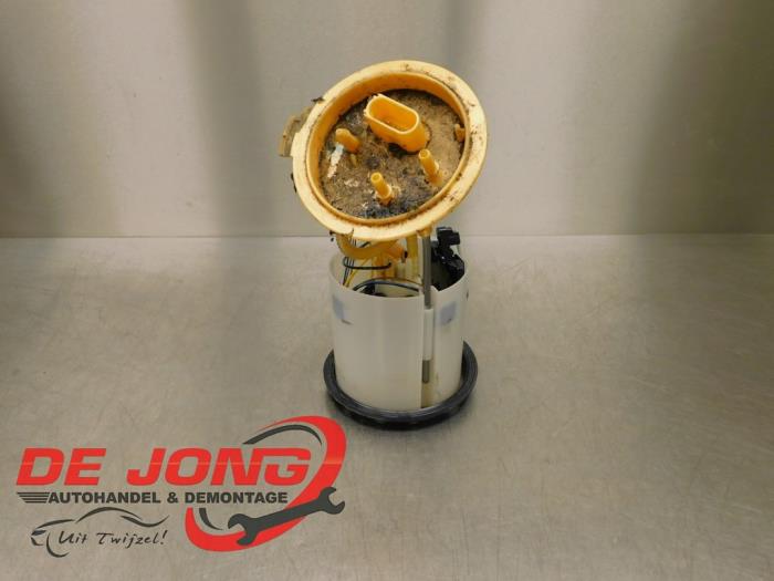 Usagé Pompe à carburant Volkswagen Passat Variant (3C5) 2.0 TDI 16V 140 Prix € 38,99 Règlement à la marge proposé par Autodemontagebedrijf de Jong
