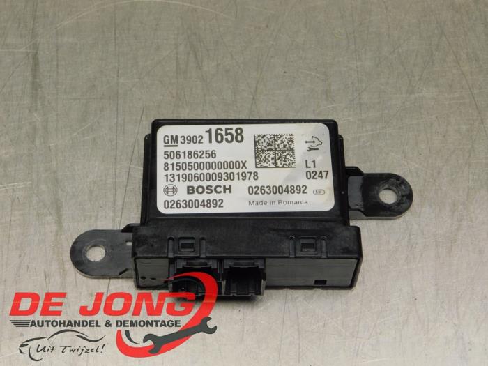 Begagnade PDC-modul Opel Adam 1.2 16V Pris € 14,99 Marginaltabell erbjuds av Autodemontagebedrijf de Jong