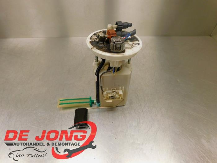 Usagé Pompe à carburant Kia Carens III (FG) 2.0 CRDI VGT 16V Prix € 49,99 Règlement à la marge proposé par Autodemontagebedrijf de Jong