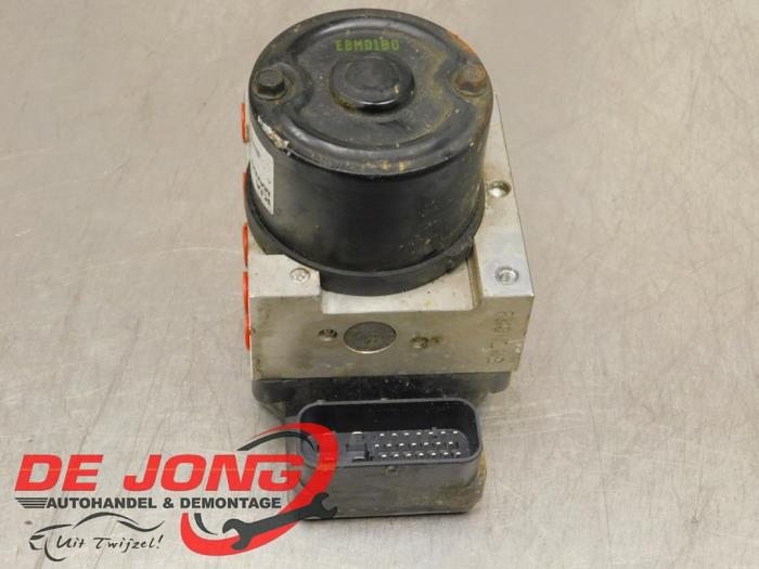 Gebrauchte ABS Pumpe Kia Carens III (FG) 2.0 CRDI VGT 16V Preis € 49,99 Margenregelung angeboten von Autodemontagebedrijf de Jong