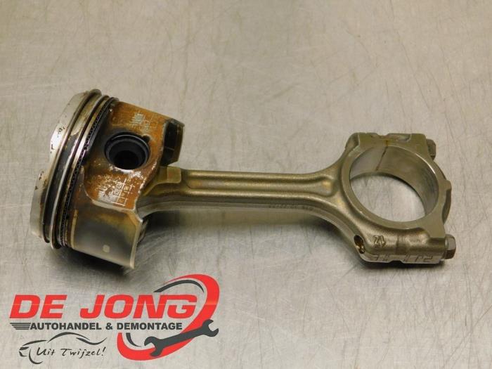 Used Piston Mercedes A (177.0) 1.3 A-180 Turbo 16V Price € 100,00 Margin scheme offered by Autodemontagebedrijf de Jong
