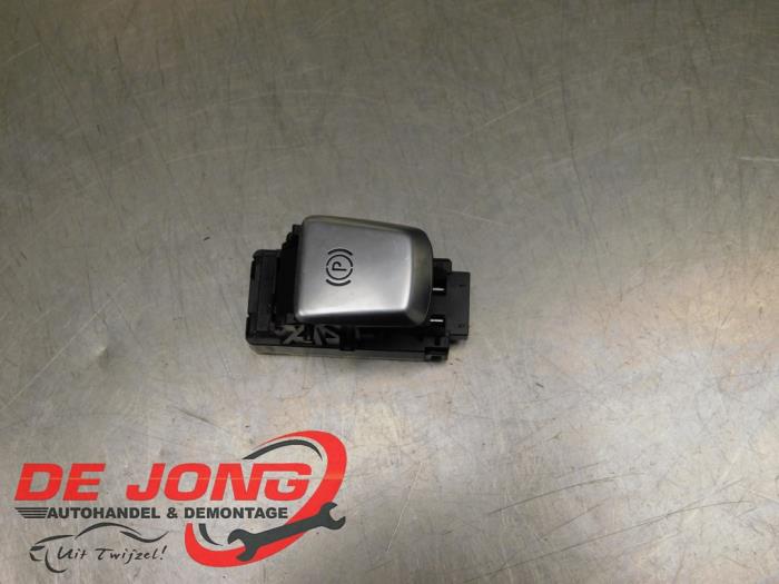 Gebrauchte Handbremse Schalter Mercedes C Estate (S205) C-180 BlueTEC, C-180 d 1.6 16V Preis € 9,99 Margenregelung angeboten von Autodemontagebedrijf de Jong