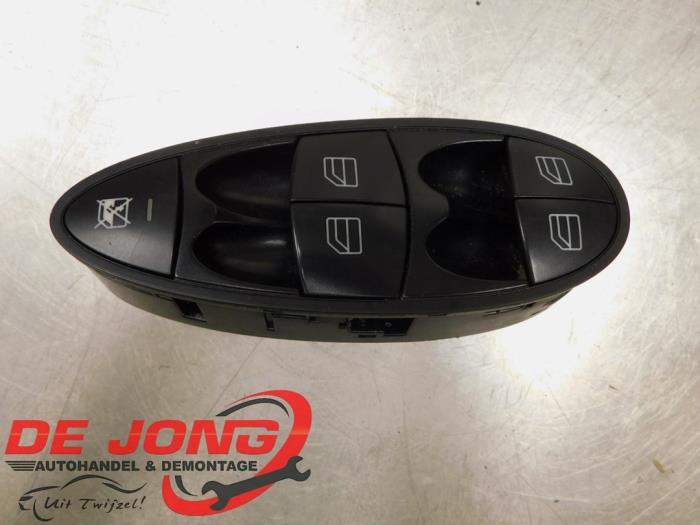 Usados Interruptor combinado de ventanillas Mercedes E Combi (S211) 2.2 E-220 CDI 16V Precio € 60,45 Norma de margen ofrecido por Autodemontagebedrijf de Jong