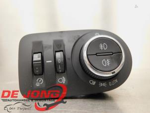 Used Light switch Opel Corsa F (UB/UH/UP) 1.5 CDTI 100 Price € 14,99 Margin scheme offered by Autodemontagebedrijf de Jong