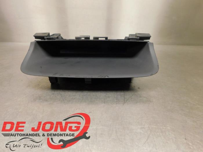 Begagnade Innerdisplay Opel Meriva (B) 1.4 16V Ecotec Pris € 28,99 Marginaltabell erbjuds av Autodemontagebedrijf de Jong