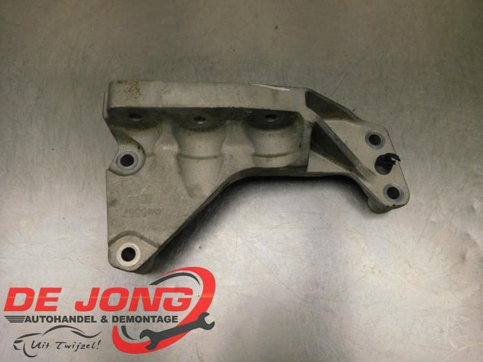 Usagé Support moteur Opel Astra K Sports Tourer 1.5 CDTi 105 12V Prix € 44,99 Règlement à la marge proposé par Autodemontagebedrijf de Jong