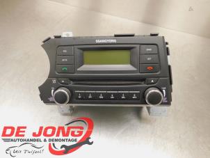 Usagé Radio/Lecteur CD Ssang Yong Actyon Sports II 2.0 Xdi 16V 4WD Prix € 145,00 Règlement à la marge proposé par Autodemontagebedrijf de Jong