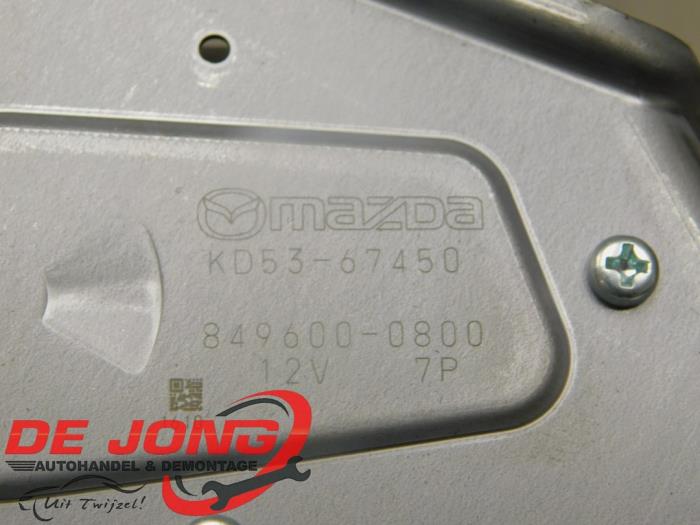 Rear wiper motor from a Mazda CX-5 (KE,GH) 2.2 SkyActiv-D 150 16V 2WD 2012