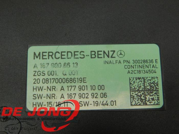 Módulo (varios) de un Mercedes-Benz A (177.0) 1.3 A-200 Turbo 16V 2020