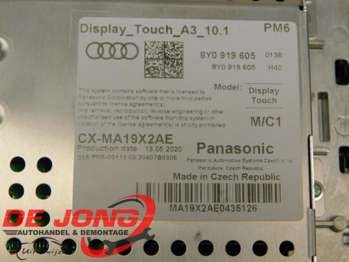 Displays Multi Media Anzeige van een Audi A3 Sportback (8YA) 1.5 35 TFSI 16V 2021