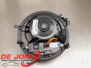 Usagé Moteur de ventilation chauffage Audi A3 Sportback (8YA) 1.5 35 TFSI 16V Prix € 69,99 Règlement à la marge proposé par Autodemontagebedrijf de Jong