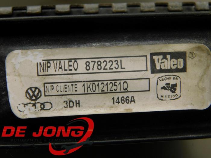 Radiateur d'un Volkswagen Jetta III (1K2) 1.6 2006