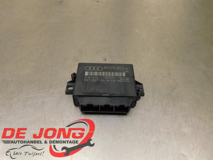 Usagé Module PDC Audi A4 Avant (B7) 2.0 TDI Prix € 24,99 Règlement à la marge proposé par Autodemontagebedrijf de Jong