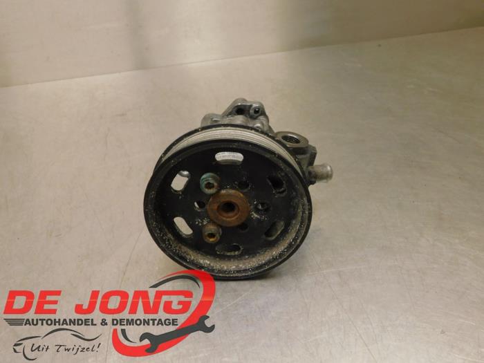 Usagé Pompe de direction Audi A4 Avant (B7) 2.0 TDI Prix € 19,99 Règlement à la marge proposé par Autodemontagebedrijf de Jong