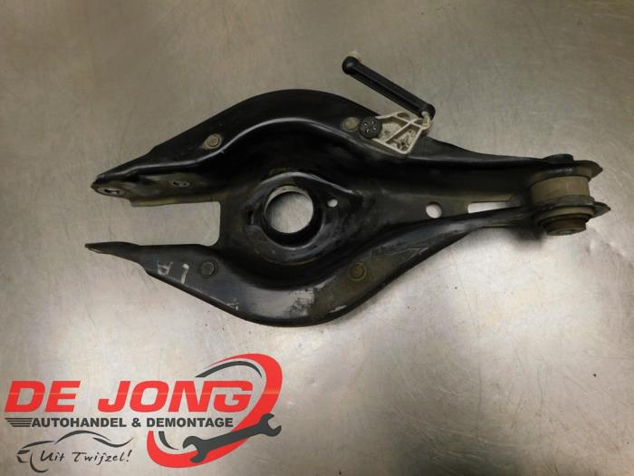 Rear wishbone, left from a BMW 3 serie Touring (G21) 316d 2.0 TwinPower Turbo 16V 2021