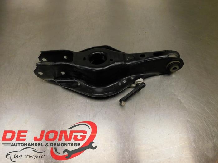 Rear wishbone, left from a BMW 3 serie Touring (G21) 316d 2.0 TwinPower Turbo 16V 2021