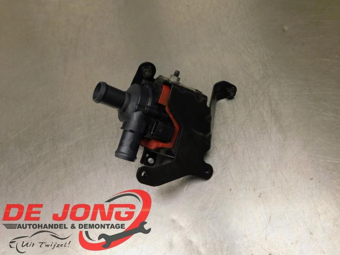 Usagé Pompe à eau Audi A6 Avant (C7) 3.0 TDI V6 24V Quattro Prix € 29,99 Règlement à la marge proposé par Autodemontagebedrijf de Jong