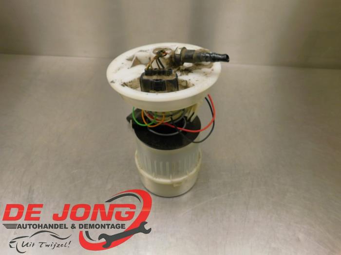 Electric fuel pump from a Ford Focus 2 1.6 Ti-VCT 16V 2009