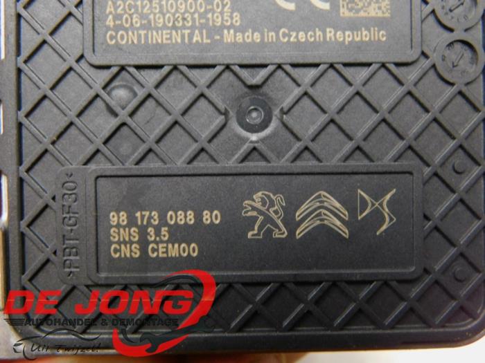Sonde lambda d'un Opel Grandland (X) 2.0 CDTI 2020