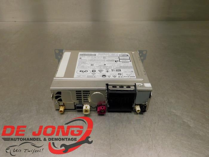 Radio module from a BMW 1 serie (F20) 118i 1.5 TwinPower 12V 2019
