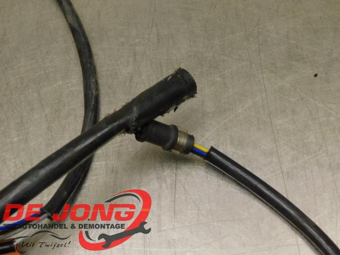 Lambda probe from a Volkswagen Polo V (6R) 1.4 TDI 12V 105 2015