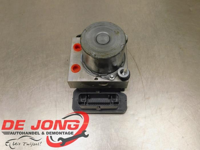 Used ABS pump Volkswagen Polo V (6R) 1.4 TDI 12V 105 Price € 19,90 Margin scheme offered by Autodemontagebedrijf de Jong