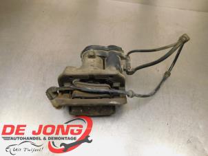 Used Rear brake calliper, left Mercedes GLE (W166) 350d 3.0 V6 24V BlueTEC 4-Matic Price € 299,95 Margin scheme offered by Autodemontagebedrijf de Jong