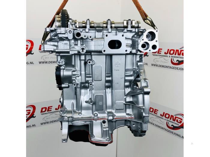 Engine from a Peugeot 208 I (CA/CC/CK/CL) 1.0 Vti 12V PureTech 2015