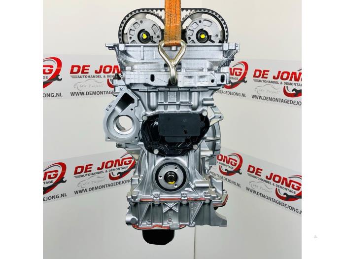 Engine from a Peugeot 208 I (CA/CC/CK/CL) 1.0 Vti 12V PureTech 2015