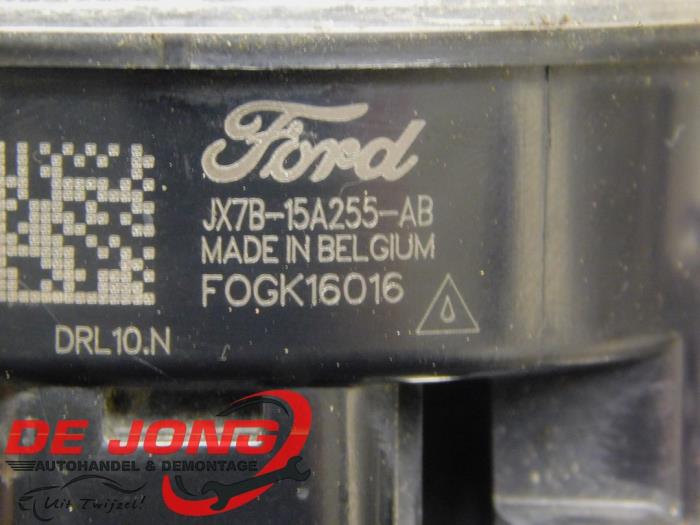 Anti brouillard gauche d'un Ford Focus 3 1.6 TDCi 115 2013