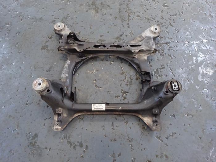 Begagnade Underram Volkswagen Touareg (7PA/PH) 4.2 TDI V8 DPF 32V Pris € 74,90 Marginaltabell erbjuds av Autodemontagebedrijf de Jong