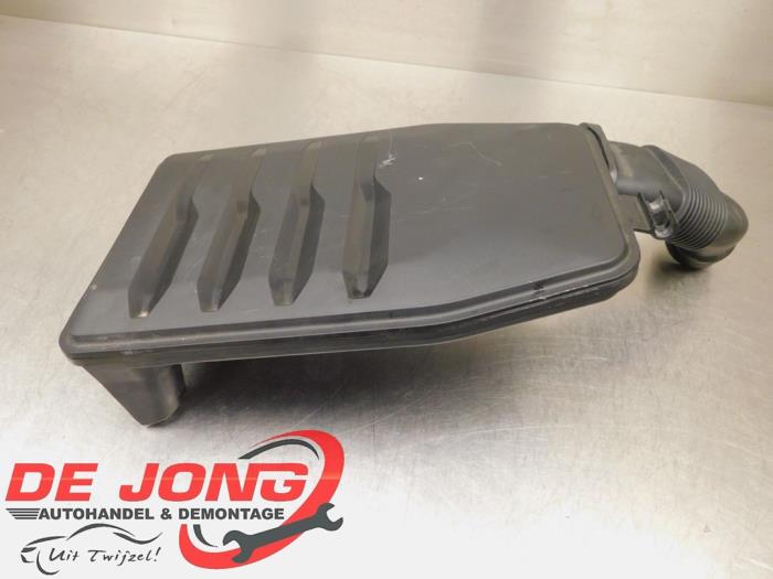 Begagnade Luftfilterhus Volkswagen Polo VI (AW1) 1.0 MPI 12V Pris € 29,99 Marginaltabell erbjuds av Autodemontagebedrijf de Jong