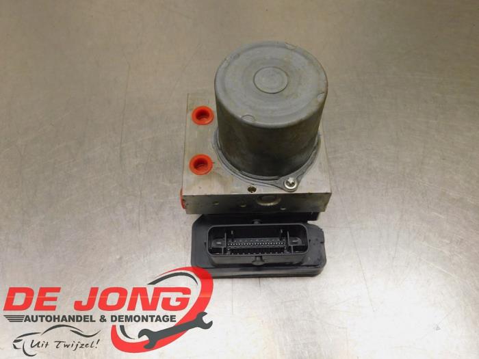 Usagé Bloc ABS Volkswagen Polo VI (AW1) 1.0 MPI 12V Prix € 74,95 Règlement à la marge proposé par Autodemontagebedrijf de Jong