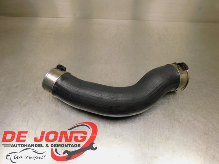 Gebrauchte Intercooler Schlauch Mercedes C (W205) C-180 1.6 CDI BlueTEC, C-180 d 16V Preis € 23,99 Margenregelung angeboten von Autodemontagebedrijf de Jong
