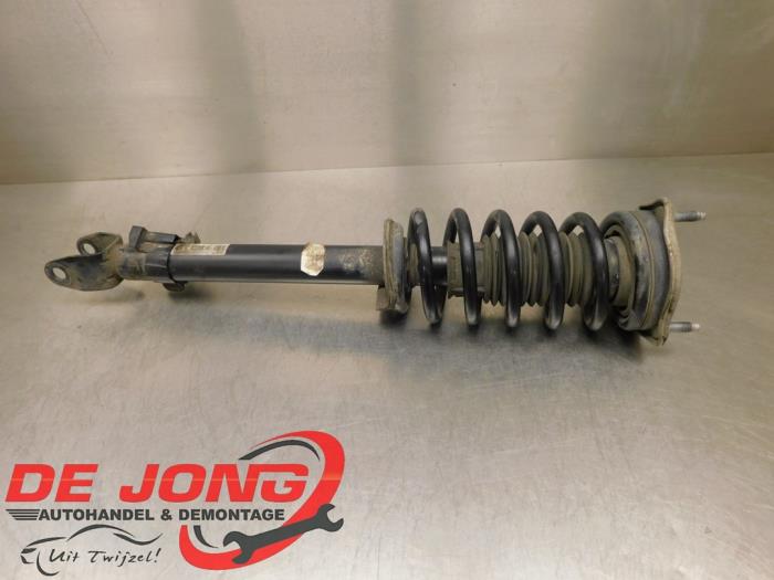 Front shock absorber rod, left from a Mercedes-Benz C (W205) C-180 1.6 CDI BlueTEC, C-180 d 16V 2015