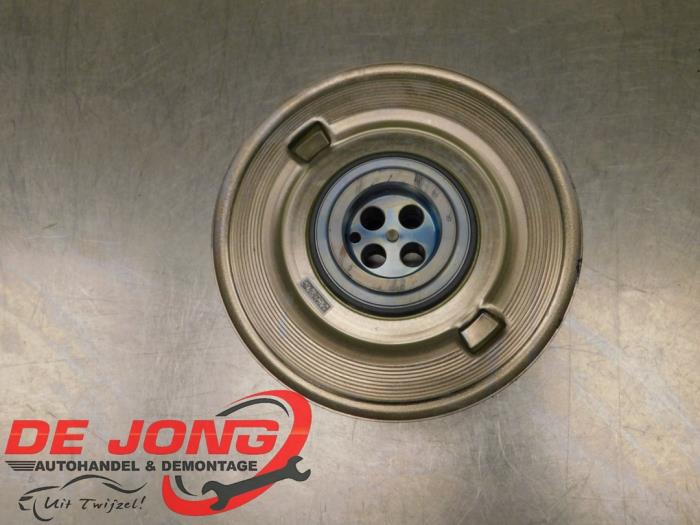 Crankshaft pulley from a BMW 1 serie (F20) 118i 1.5 TwinPower 12V 2019