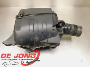 Usados Cuerpo de filtro de aire Audi A3 (8P1) 2.0 16V FSI Precio € 14,99 Norma de margen ofrecido por Autodemontagebedrijf de Jong