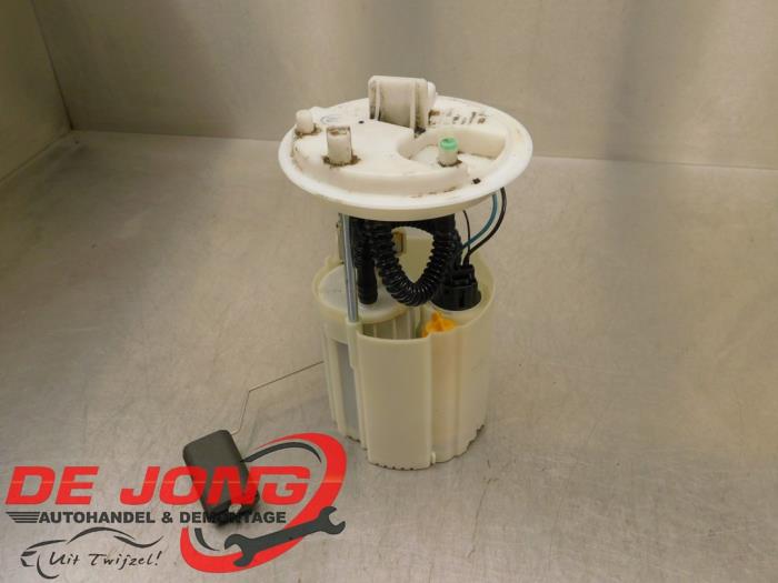Usagé Pompe d'injection Alfa Romeo 147 (937) 1.6 HP Twin Spark 16V Prix € 17,45 Règlement à la marge proposé par Autodemontagebedrijf de Jong