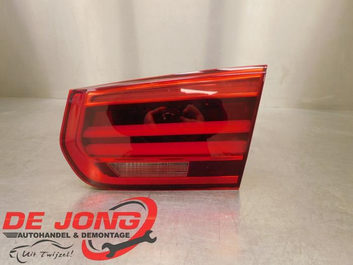 Taillight, right from a BMW 3 serie Touring (F31) 318d 2.0 16V 2016