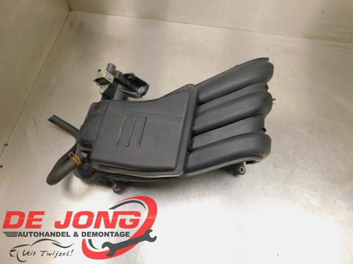 Begagnade Luftfilterhus Nissan Micra (K13) 1.2 12V Pris € 29,99 Marginaltabell erbjuds av Autodemontagebedrijf de Jong