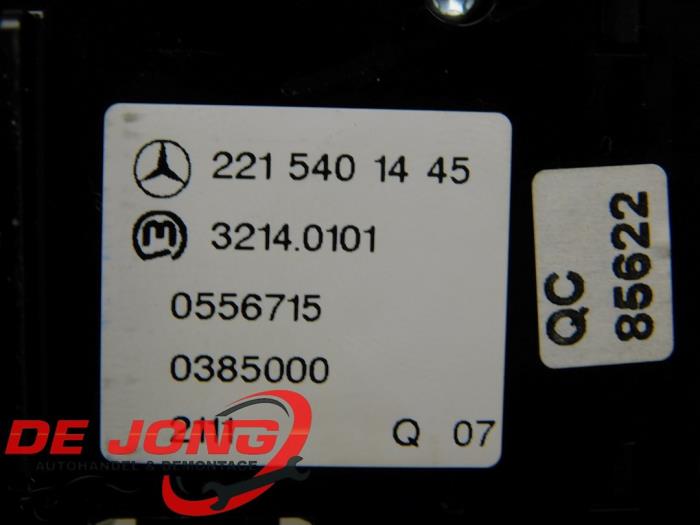 Commutateur frein à main d'un Mercedes-Benz S (W221) 3.0 S-350 BlueTec 24V 4-Matic 2012